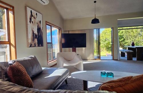 Massey House | The waterfront 361-With sea view, skysport and air conditioner in each bedroom