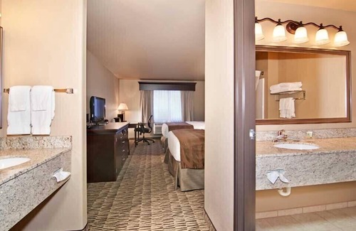 Watford City Hotel | The Watford