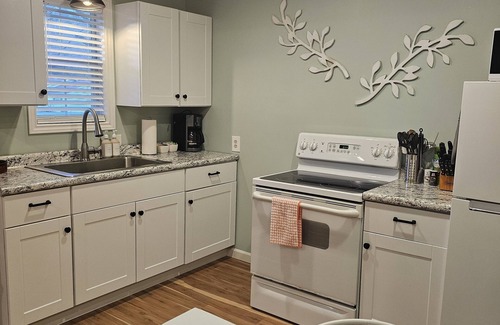 Jasper House | The Wee Nook, just 3 miles from Carver Landing!