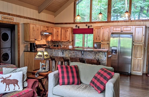 Seven Devils Cabin | THE WEEKENDER: A Boutique Mountain Retreat