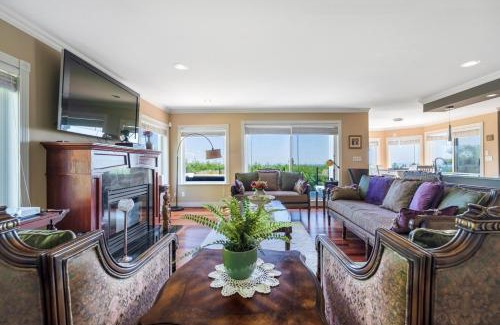 West Vancouver Villa | The West Vancouver luxurious house