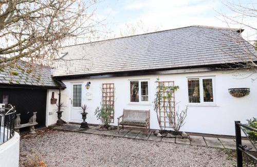 Hendrerwydd House | The West Wing