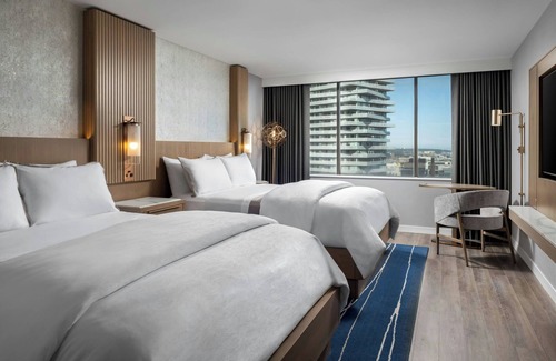 Central Waterfront Hotel | The Westin Harbour Castle, Toronto