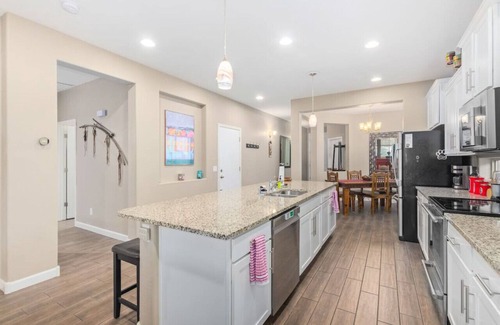 Mesa House | The Westwood's Long Stay Retreat|Fire Pit|Gated