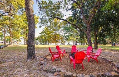 Trinity House | The Whacky Shack Family Cabin with Fire Pit!