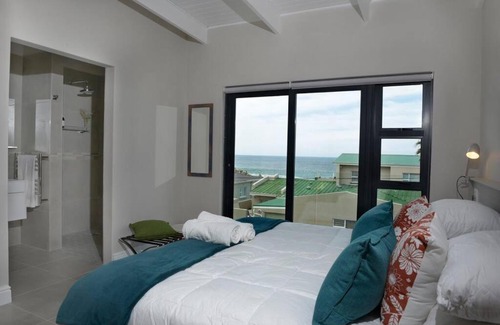 Kleinmond Apartment | The Whale and Waddler - Unit with a view