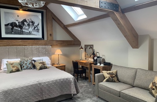 Sandbach Bed & Breakfast | The Wheatsheaf Hotel Sandbach