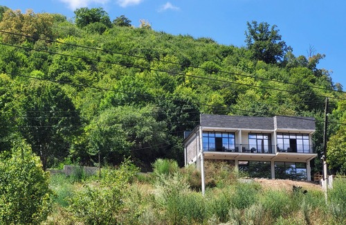 Vahagnadzor Villa | The Whispering Oaks Retreat a Luxury villa with AC in picturesque Vahagnadzor