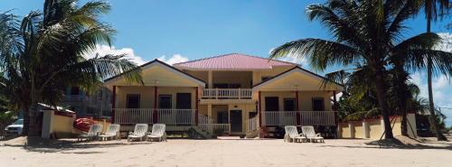 Hopkins House | The White Horse Inn - Hopkins Village Beach Belize