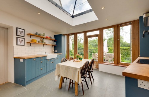 Guestwick House | The White House - Five Bedroom House, Sleeps 9