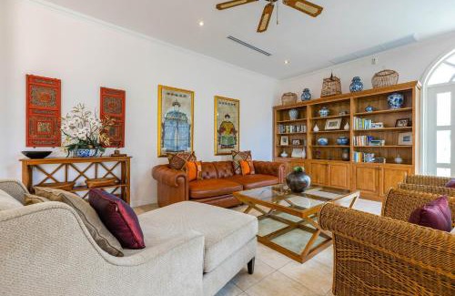 Sam Phraya Villa | The White House, Palm Hills Golf and Country Club