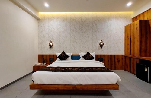 Junagadh Hotel | The White Orchid Hotel in Junagadh