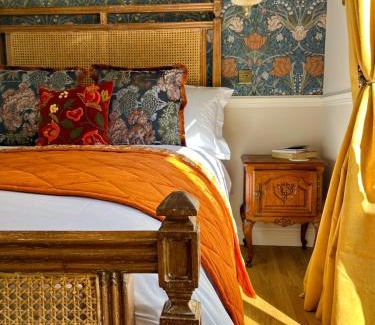 Broadford House | The White Rabbit Rooms