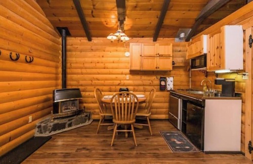Division No. 11 Cabin | The White Tail Cabin - Bear Creek Cabins