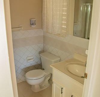 Montego Bay Villa | The Whyte House Villa -Luxury 6-Bedroom Retreat in Montego Bay