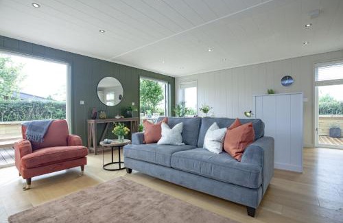 Cheddar Ski Chalet | The Willows, Strawberryfield Park