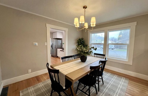 Baker City Apartment | The Winston, Gorgeous! Hot Tub and Firepit!