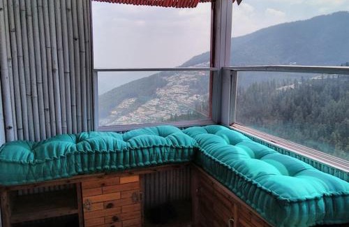 Kumharsain Hotel | THE WONDERLAND COTTAGES & Cafe