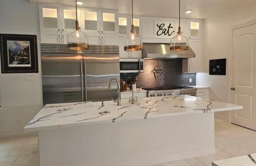Grogan's Mill Villa | The Woodlands Benjis Place