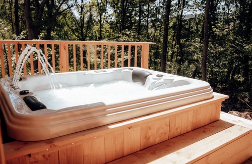 Ondenval Ski Chalet | The WoodPecker Lodge