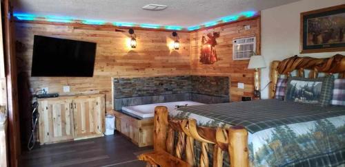 Crescent Hotel | The Woodsman Country Lodge Motel