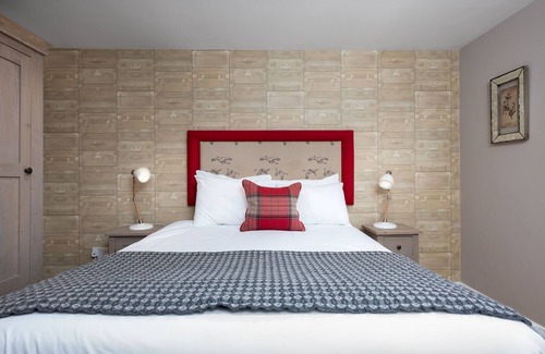 Earls Barton Hotel | The Worlds End