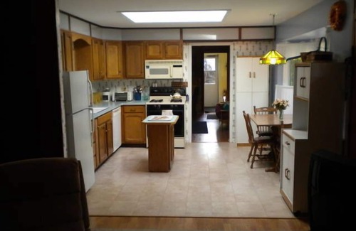 Perry Cottage | The year Lakeside Rental! Near Letchworth State Park Finger Lakes!