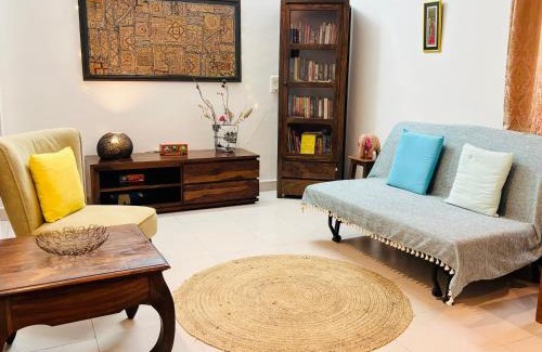 Mandrem House | The YelloMello HomeStay 1BHK fast Wi-Fi AC Pet-Friendly