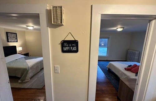 Radford Apartment | The Yellow Door 3-bedroom downtown near VT&RU