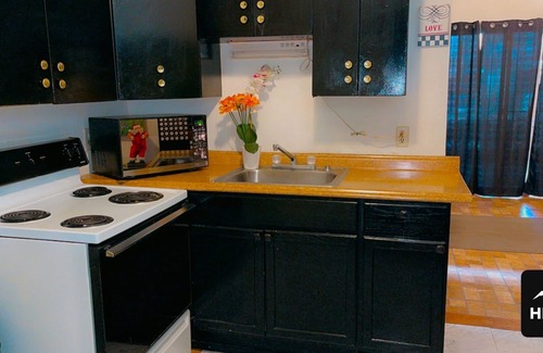 North Las Vegas House | The Yellow Penthouse