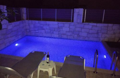Gouvai House | “Theeporto” Maisonette with pool
