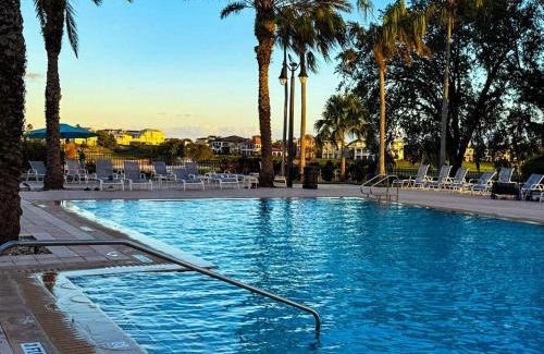 Reunion Apartment | Themed Luxury Apartment With Pools and Jacuzzi
