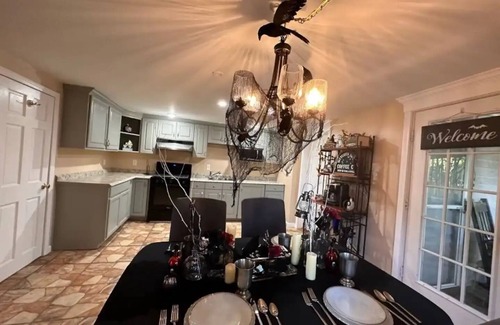 Salem Apartment | Themed Stay in Historic Salem-Walk to Downtown!