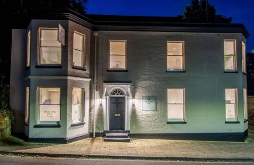 Thetford House | Thetford Hive Aparthotel Deluxe Suite 4