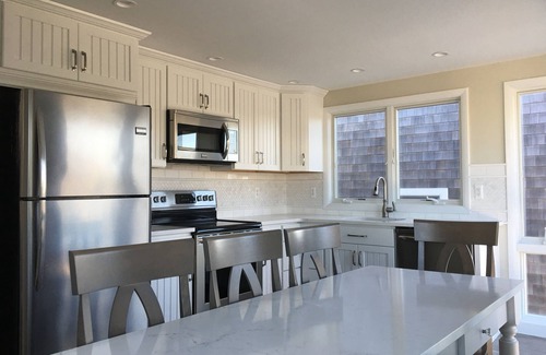 Ship Bottom House | THIRD FROM THE BEACH - OCEAN & BAY VIEWS FROM THE ROOFTOP; SUNRISES & SUNSETS