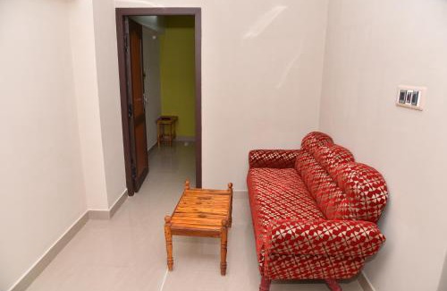 Kumbakonam House | Thirumalai Home Stay - Group & Family Stay Room VL Swami Malai Temple