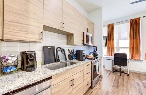 Washington Ave./ Memorial Park Apartment | This apartment is a 0 bedroom(s), 1 bathrooms, located in Houston, TX.