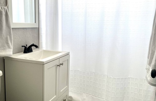 Biggs Field Apartment | This apartment is a 1 bedroom(s), 1 bathrooms, located in El Paso, TX.
