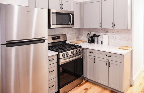 Corn Hill Apartment | This apartment is a 1 bedroom(s), 1 bathrooms, located in Rochester, NY.