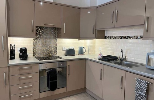 Cathedral Quarter Apartment | This apartment is a 2 bedroom(s), 2 bathrooms, located in Belfast, Northern Ireland.