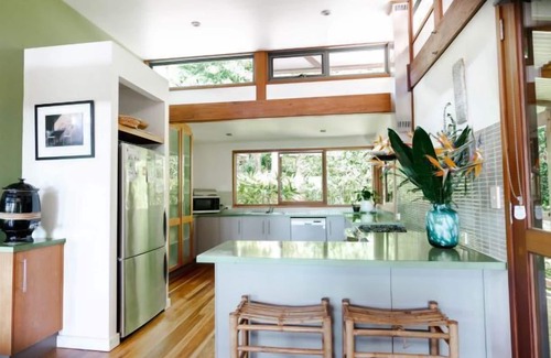 Ewingsdale Apartment | This Balinese inspired home offers tranquility and views of Byron Bay