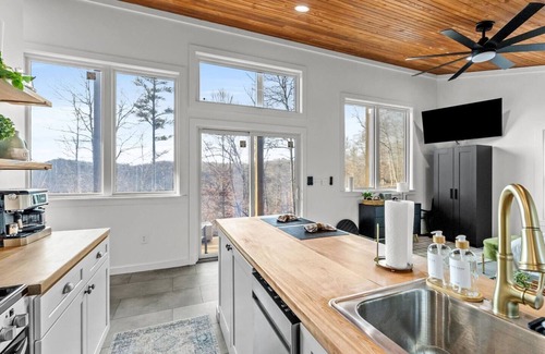 Stanton Cabin | This cabin is a 0 bedroom(s), 1 bathrooms, located in Stanton, KY.