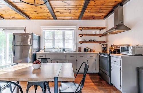 Eliot Cabin | This cabin is a 2 bedroom(s), 1 bathrooms, located in Eliot, ME.