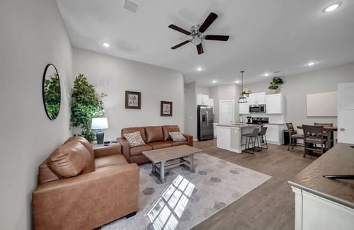 Wichita House | This charming 3-bedroom, 2-bathroom house comfortably sleeps 7.