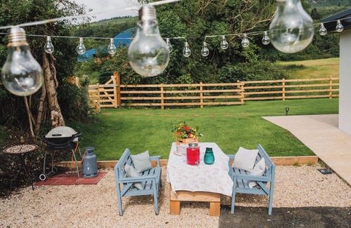 Coolbeg Cross Cottage | This charming 4 bedroomed newly renovated cottage is situated on a sheep farm.