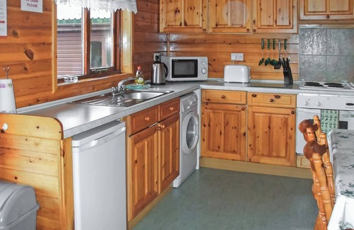 Linlithgow Ski Chalet | This cosy lodge features one double bedroom and one twin bedroom.