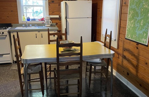 Calico Rock Apartment | This cozy cabin is less than 1 mile from Lake Norfork and Jordan Recreation area