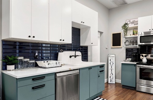 Eastside Promise Neighborhood Cottage | This cozy, historic cottage allows you to embrace history and urban living.