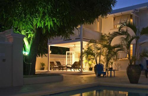 Porters House | This enchanting 3 bedroom, 2 bathroom townhouse is nestled mere moments away fro