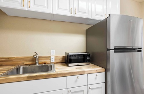 Circle C Ranch House | This guest house is a 2 bedroom(s), 1.5 bathrooms, located in Austin, TX.